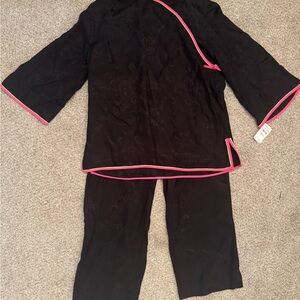 Neiman Marcus Black and Pink Pipping Silk Set